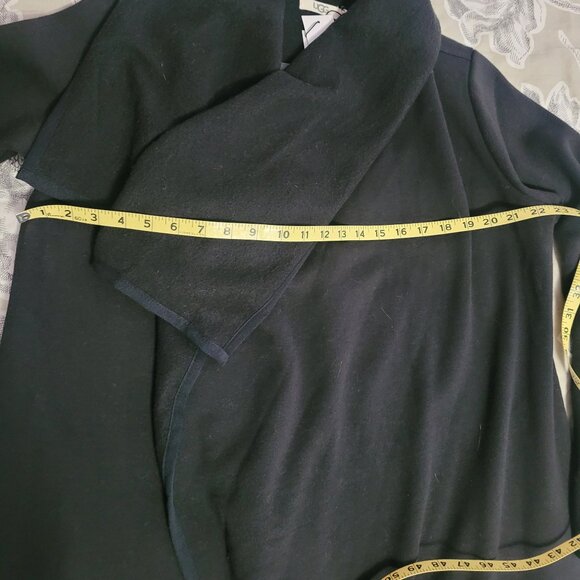 UGG Long Black Sweatshirt Open Front Wrap Cardigan Size Medium NWT - Picture 7 of 9